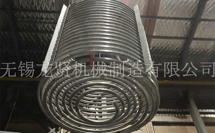 反应釜上的外盘管是如何安装上去的？